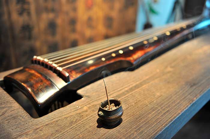 Китайский музыкальный инструмент Гуцинь